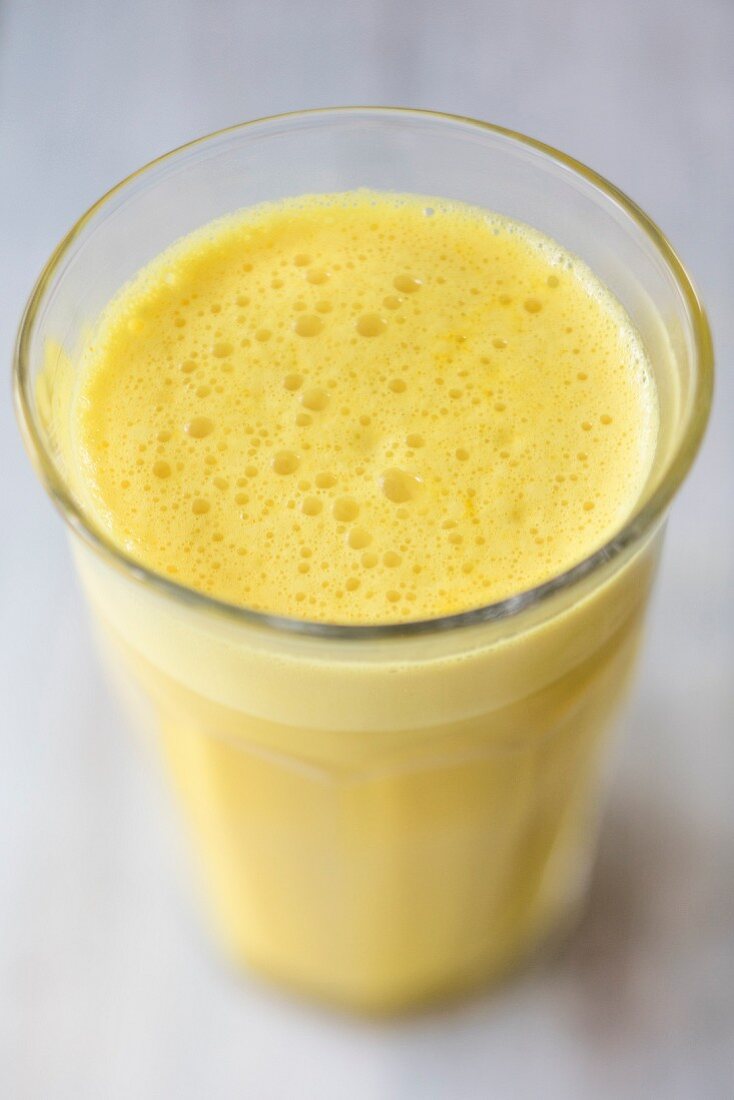 Vegan golden milk with almond and turmeric (detox)