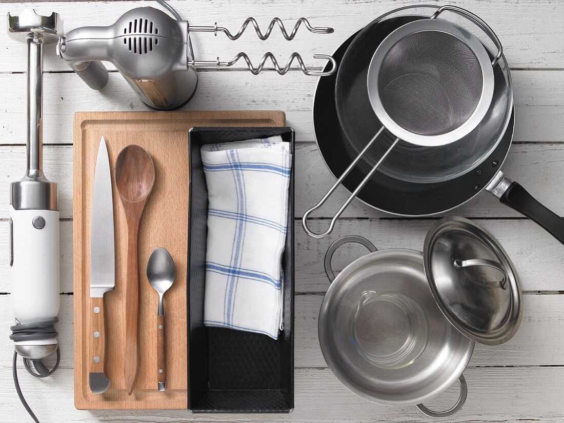 Kitchen utensils for making bread