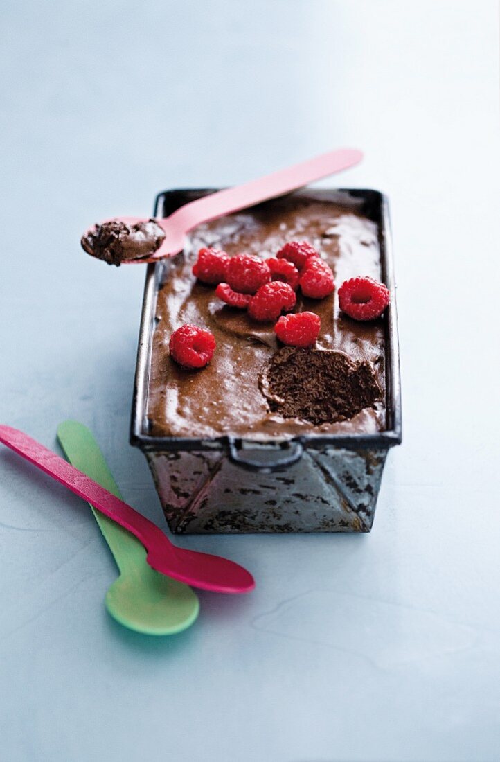 Schokoladenmousse mit Himbeeren