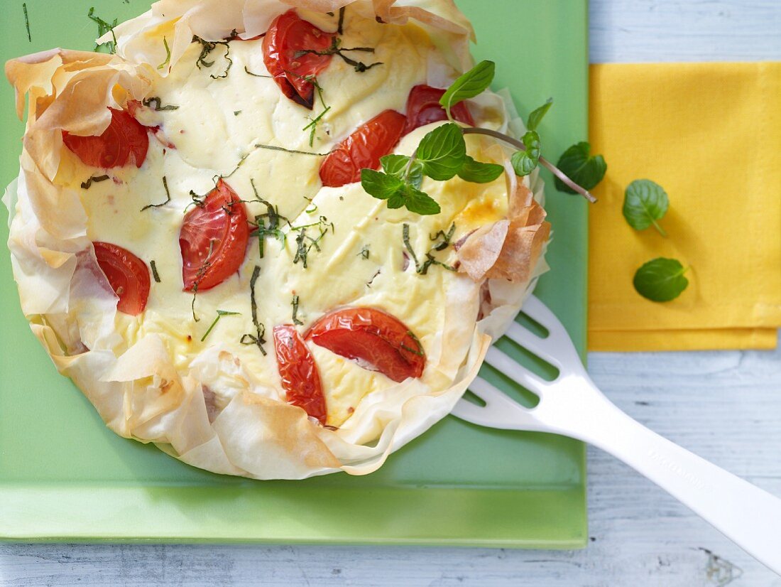 Frischkäsetarte mit Tomaten und Minze