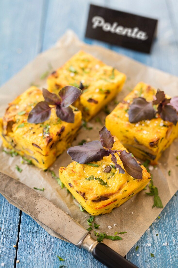 Polenta quiche with mushrooms and purple basil