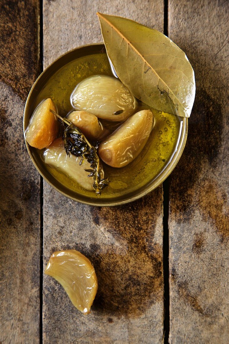 An oil dip infused with garlic and bay leaves