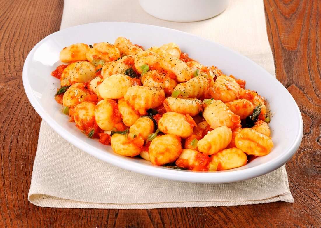 Gnocchi al sugo di pomodoro (potato gnocchi with tomato sauce, Italy)