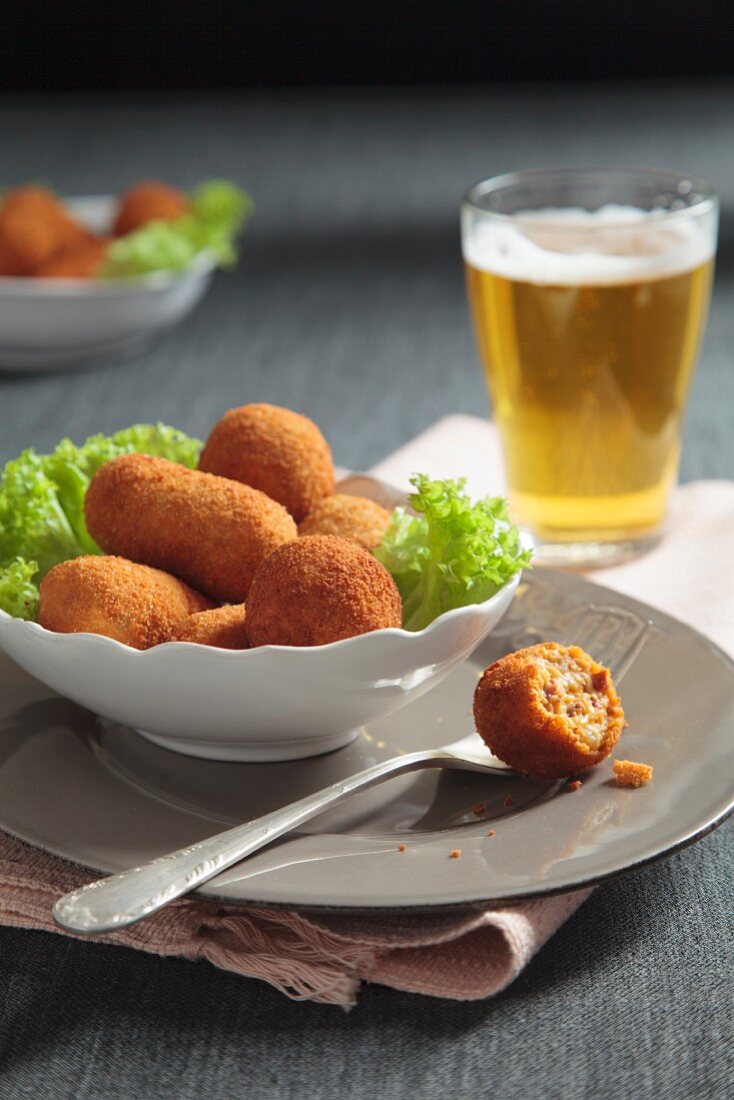 Kroketten mit Tomaten und Schinken (Spanien)