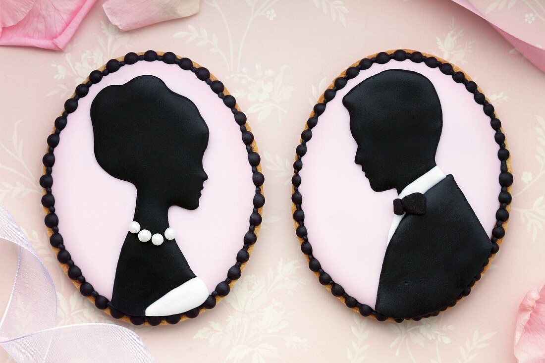 Bride and groom cameo cookies