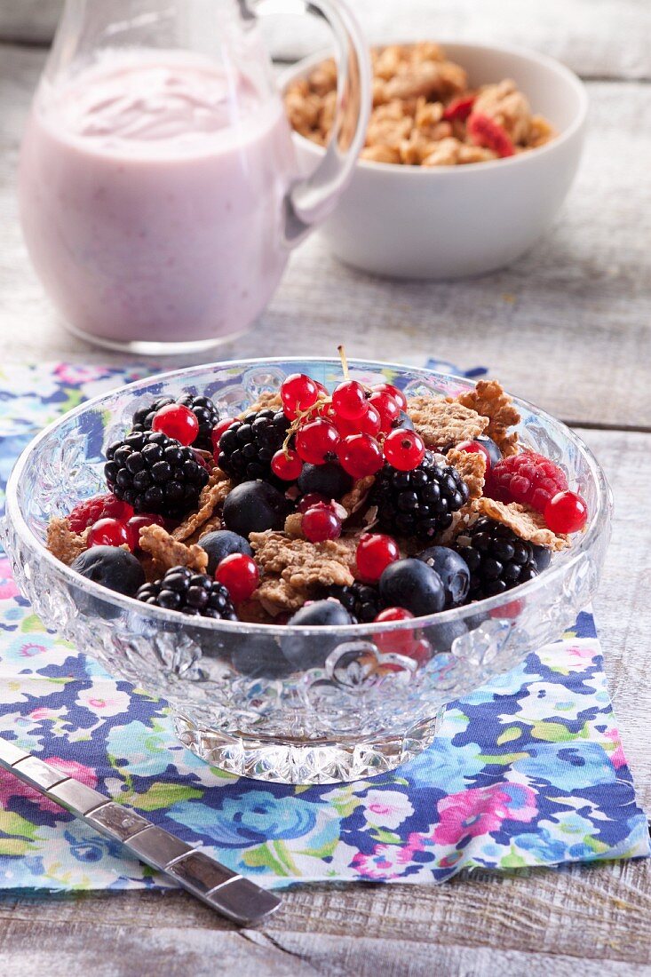 Cereals with fresh berries