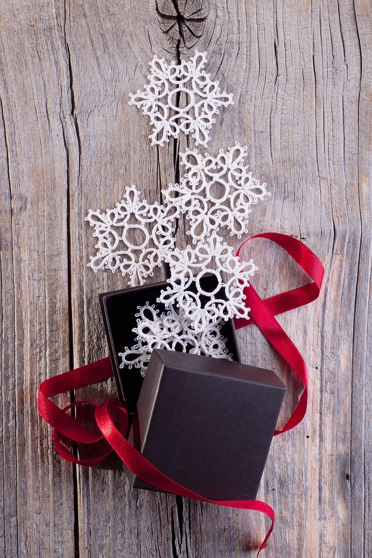 Lace snowflake decorations