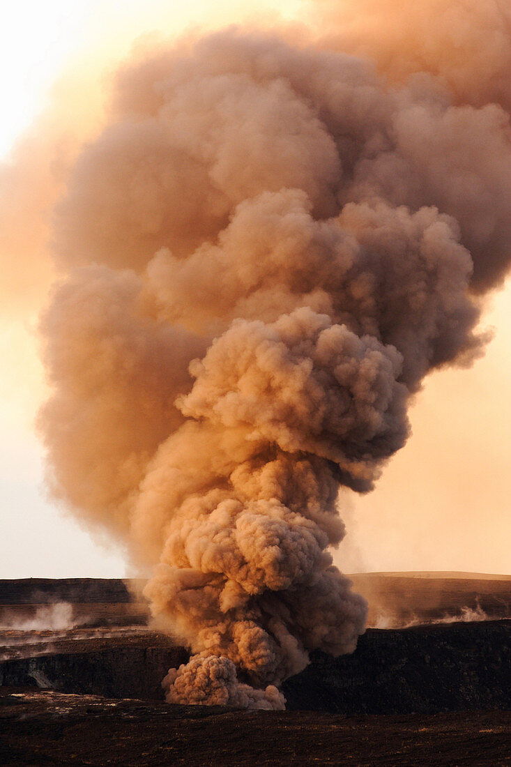 'Ash Eruption,Kilauea Volcano'