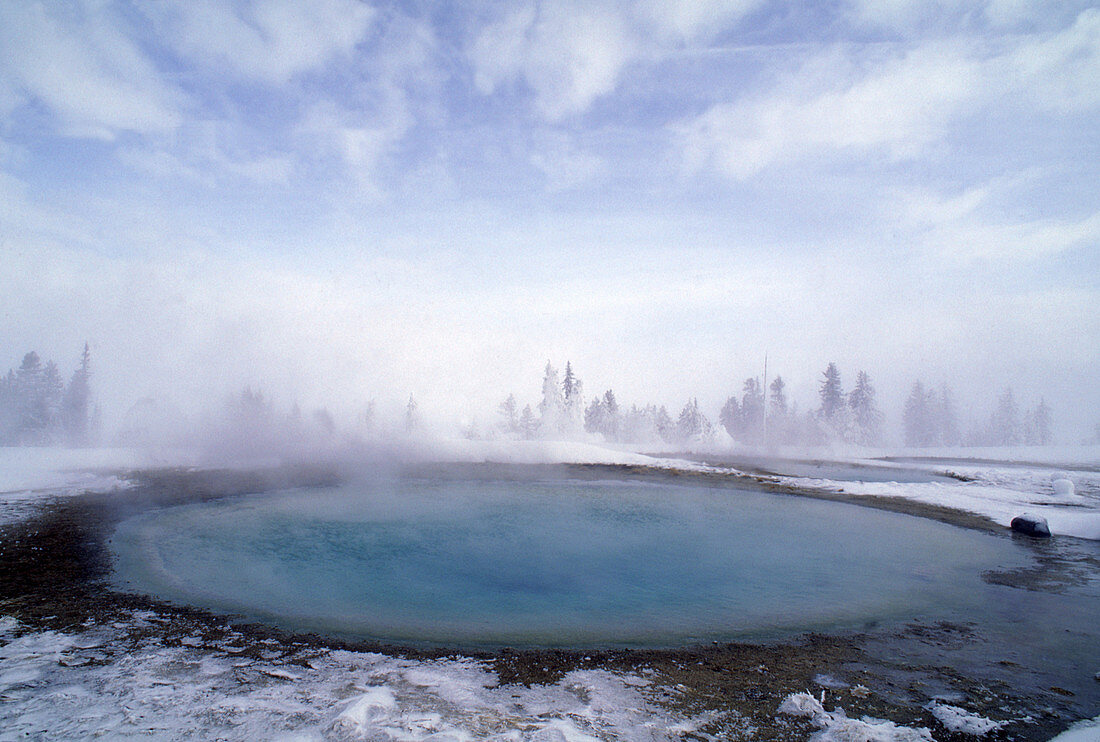'Thermal Pool,Yellowstone NP'