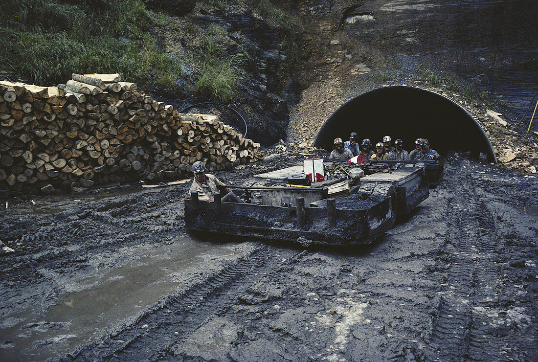 Miners Exit Non-Union Coal Mine