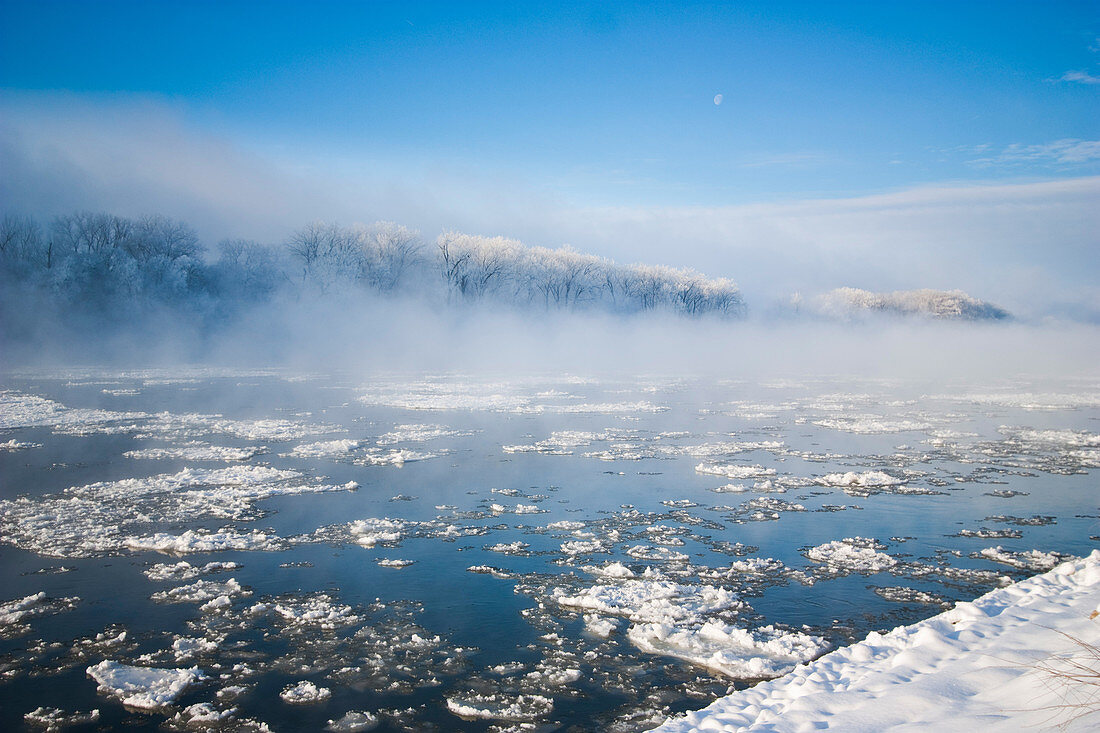 Missouri River Icy Steam