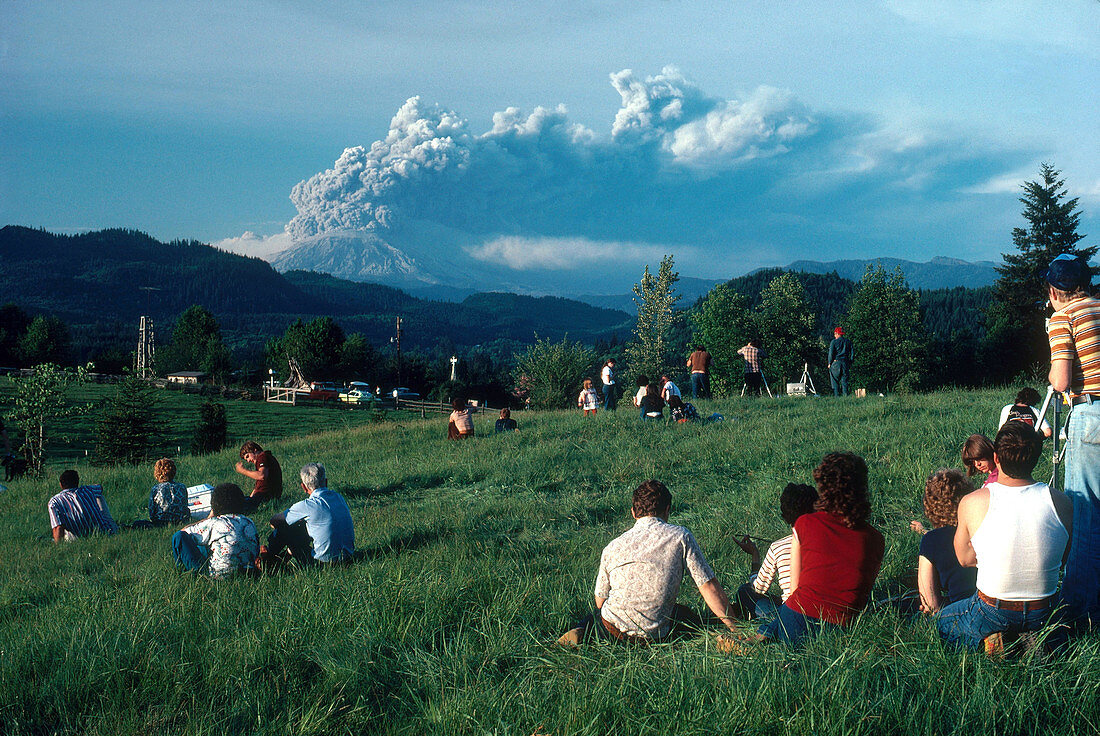Crowd Watching Mount St. Helens Eruption