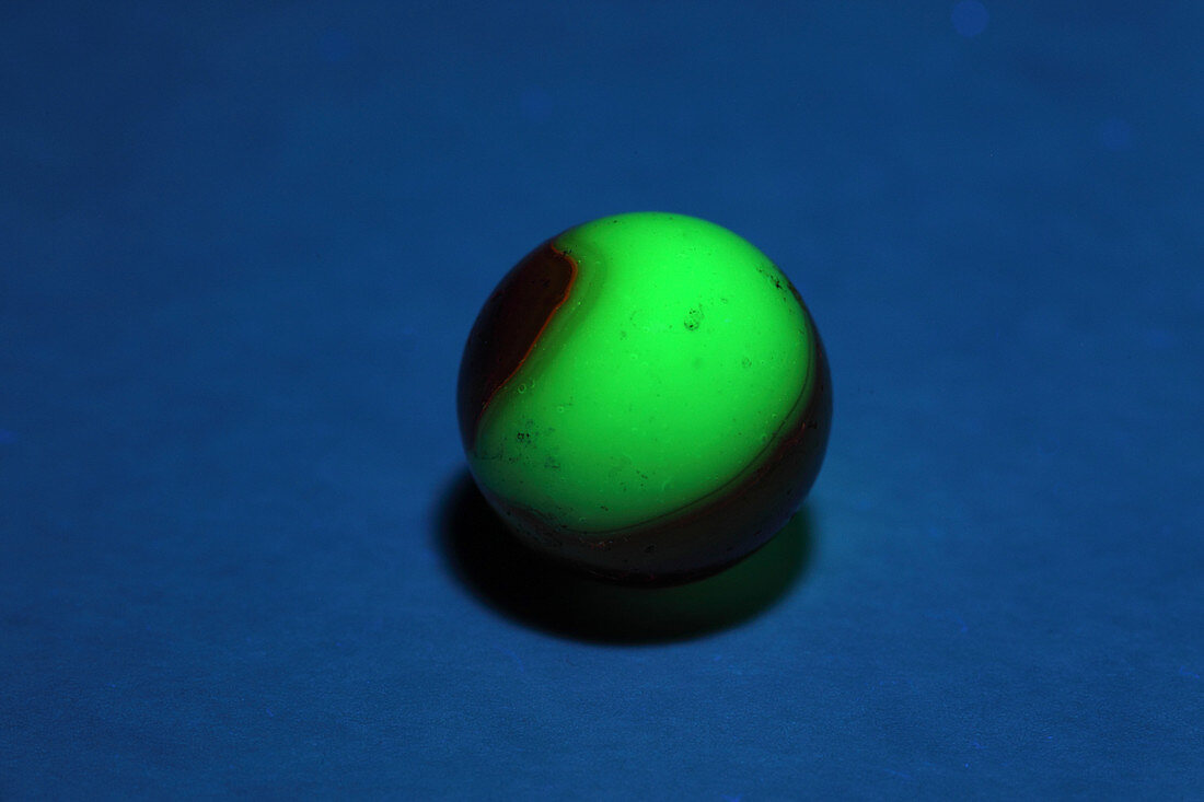 Uranium glass marble,ultraviolet light