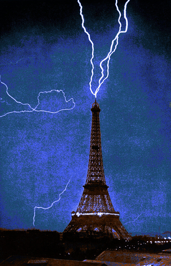 Lightning Strikes Eiffel Tower,1902