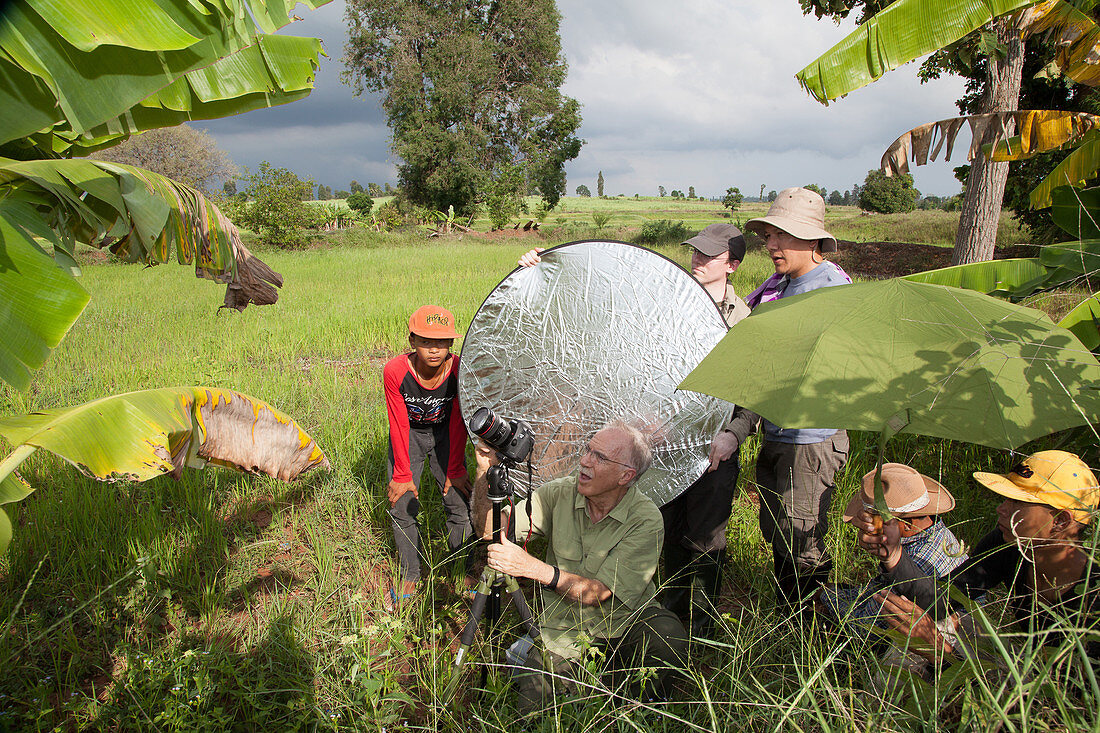 Merlin Tuttle Photographing Roosting Bats