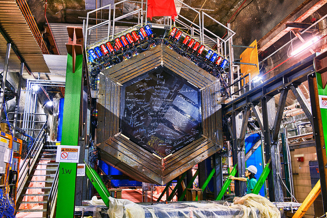 MINERvA neutrino scattering experiment