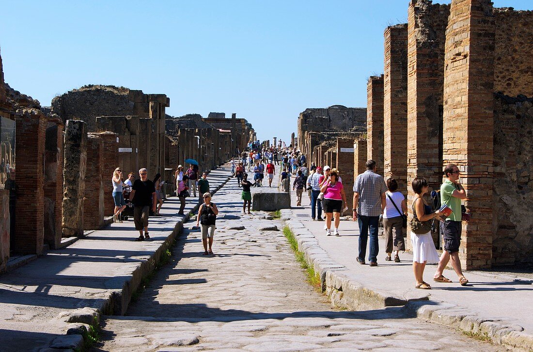 Pompeii main street
