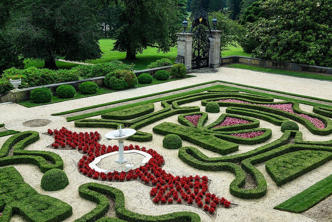 Nemours Mansion and Gardens,USA