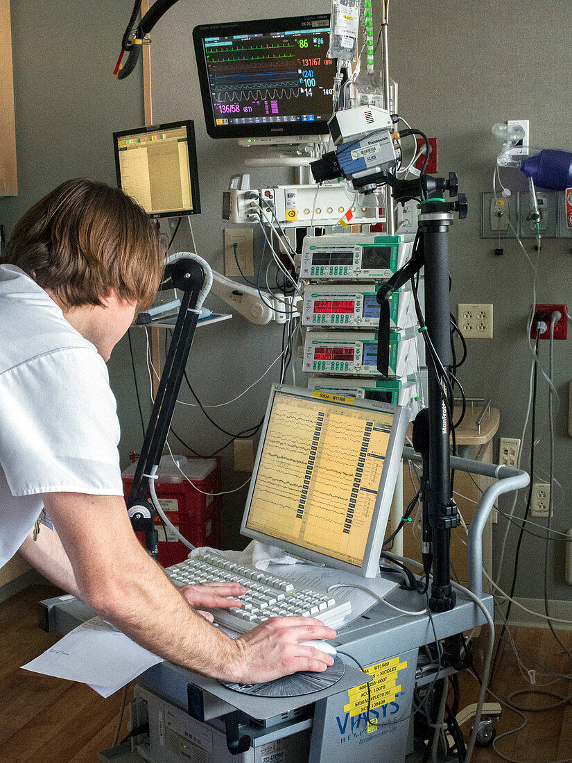 EEG monitoring in intensive care