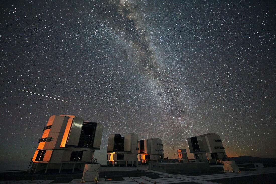Perseid meteor over VLT telescopes