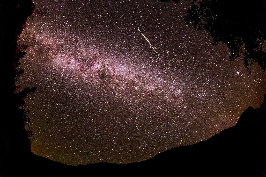 Perseid meteor over Yosemite
