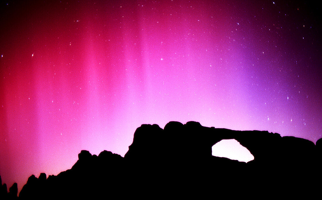 Aurora over Skyline Arch
