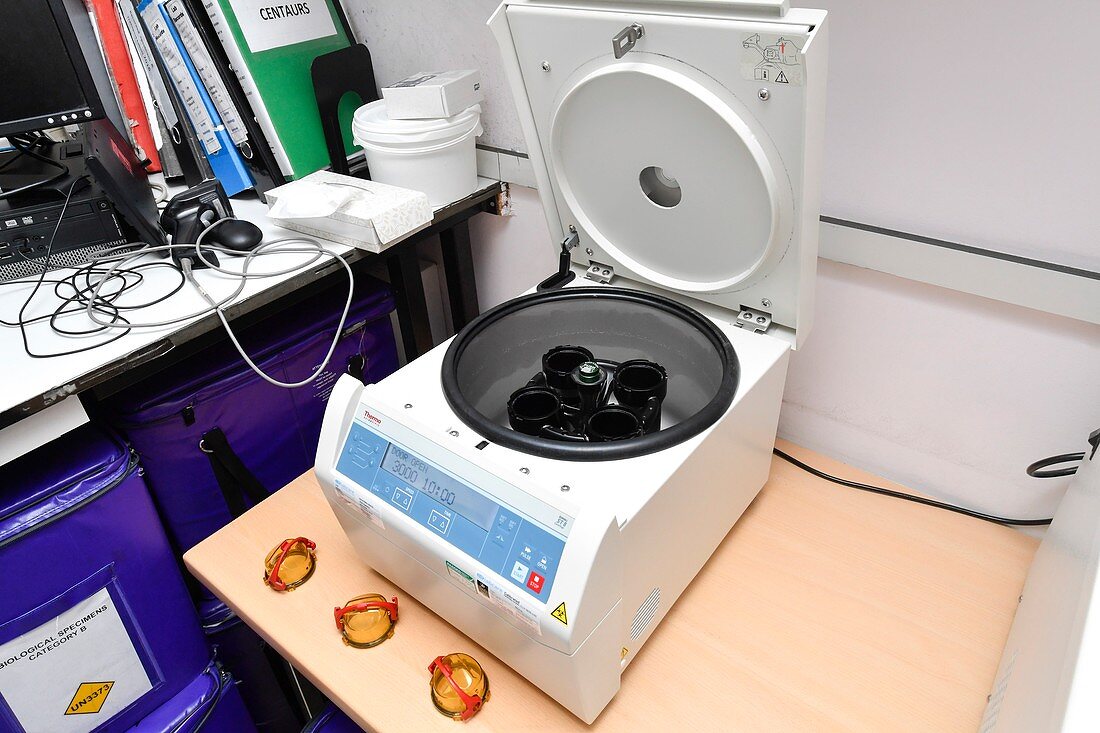 Pathology laboratory centrifuge
