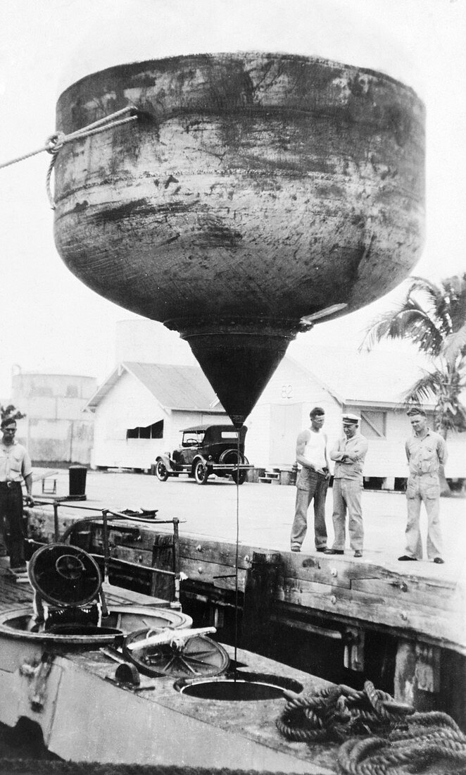 Submarine and diving bell, 1929