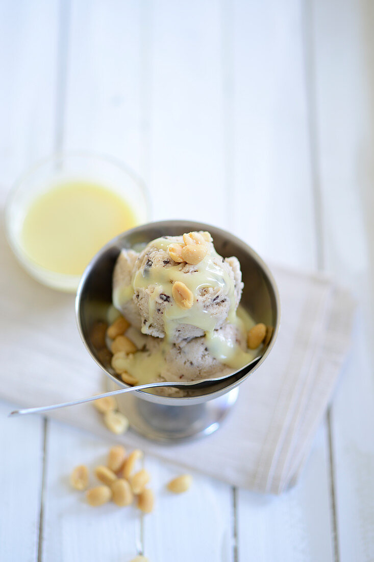 Banana ice cream with peanuts