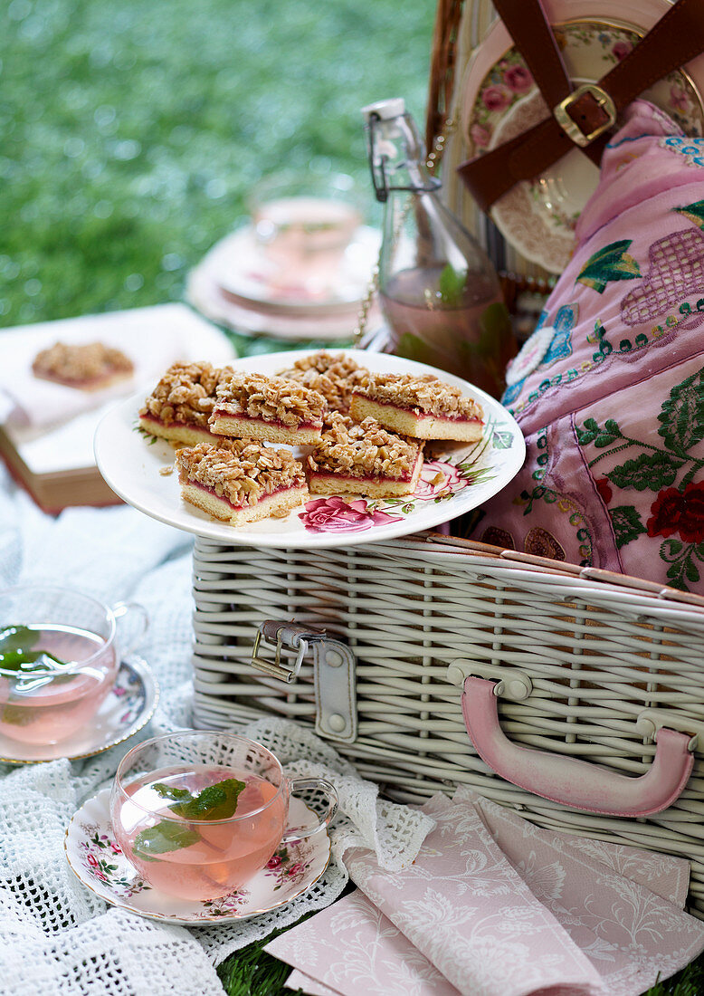 Rhubard Crumble Squares