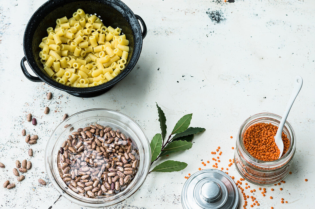 Pasta, dried beans and lentils