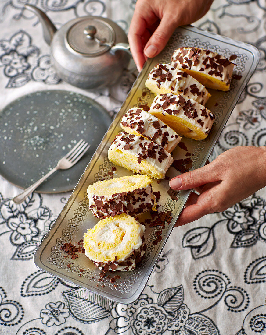 Rolette Khame – Persian cream roll made with rose water