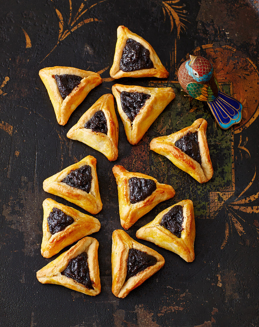 Oznei Haman – Jewish poppyseed cakes