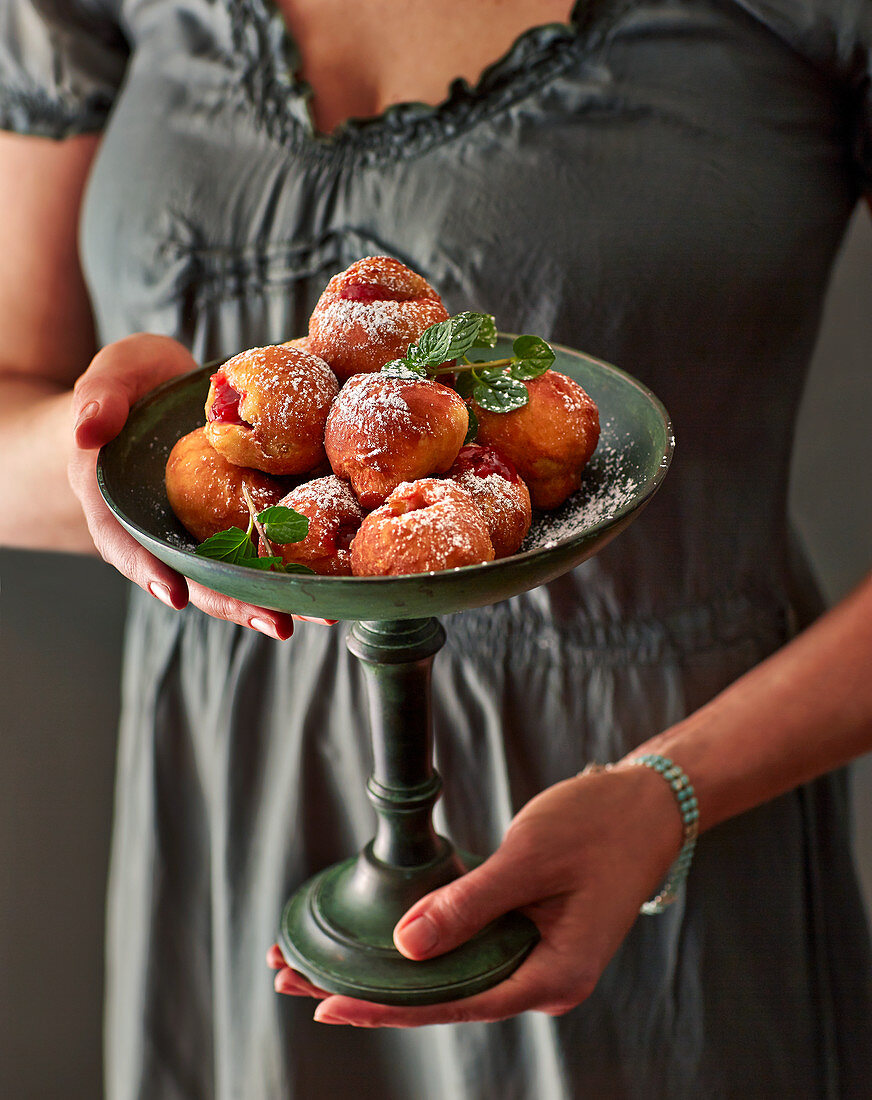 Sufganiyot – Jewish doughnuts for the festival of lights