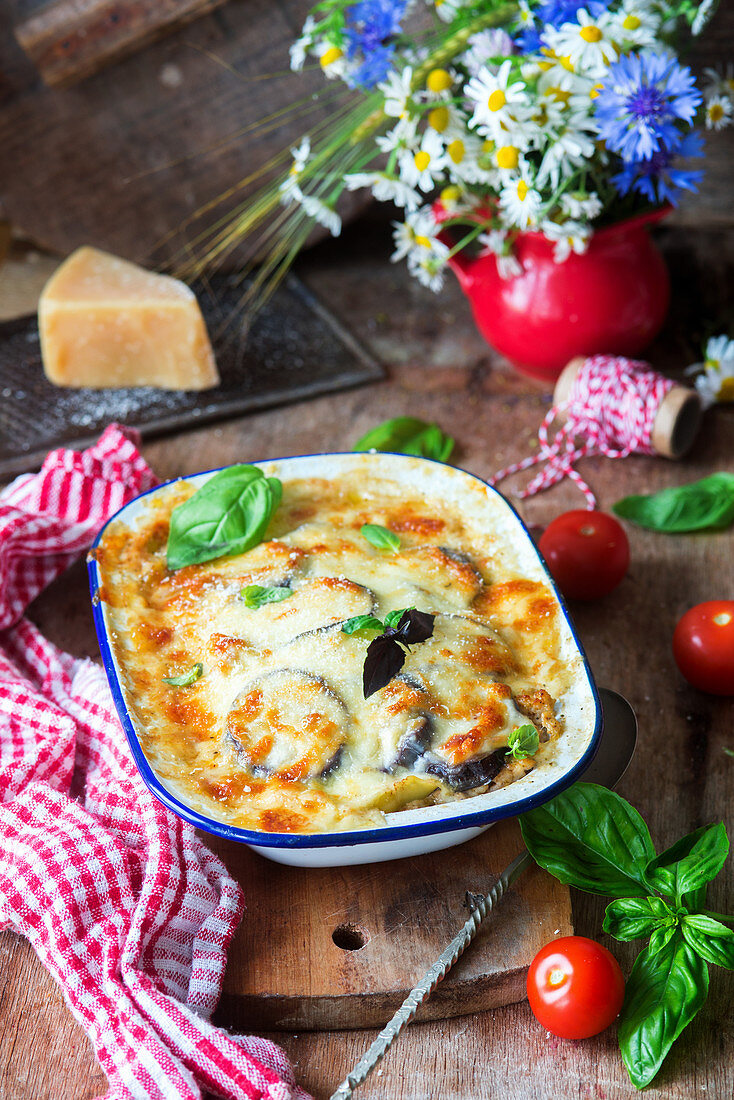 Aubergine bake with minced meat