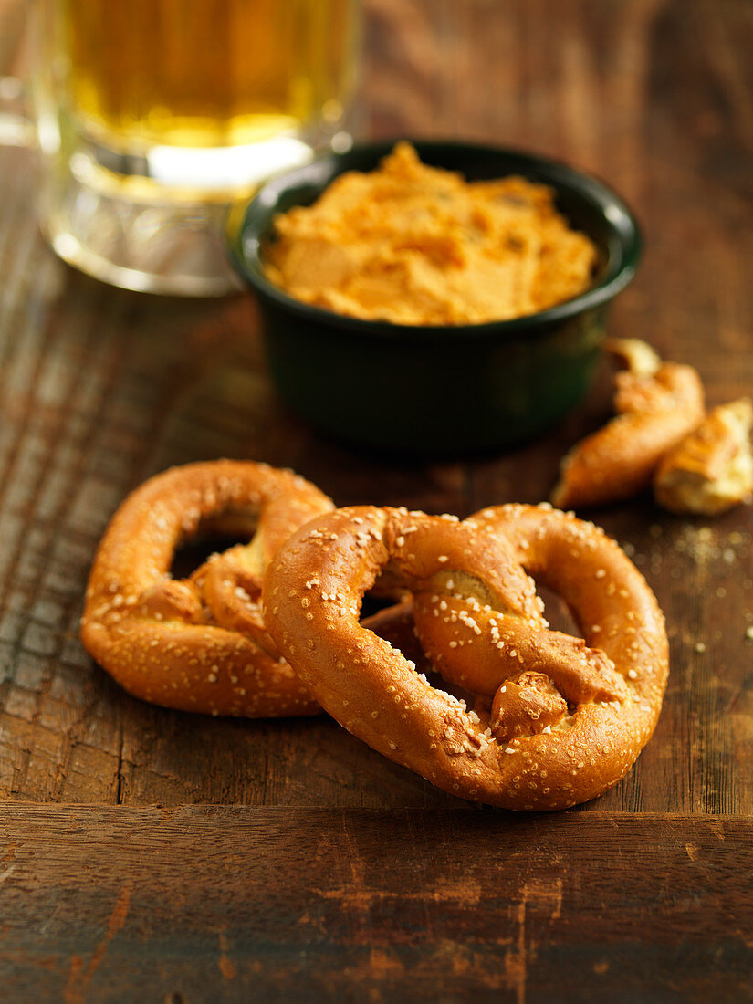 Salty pretzels and dip