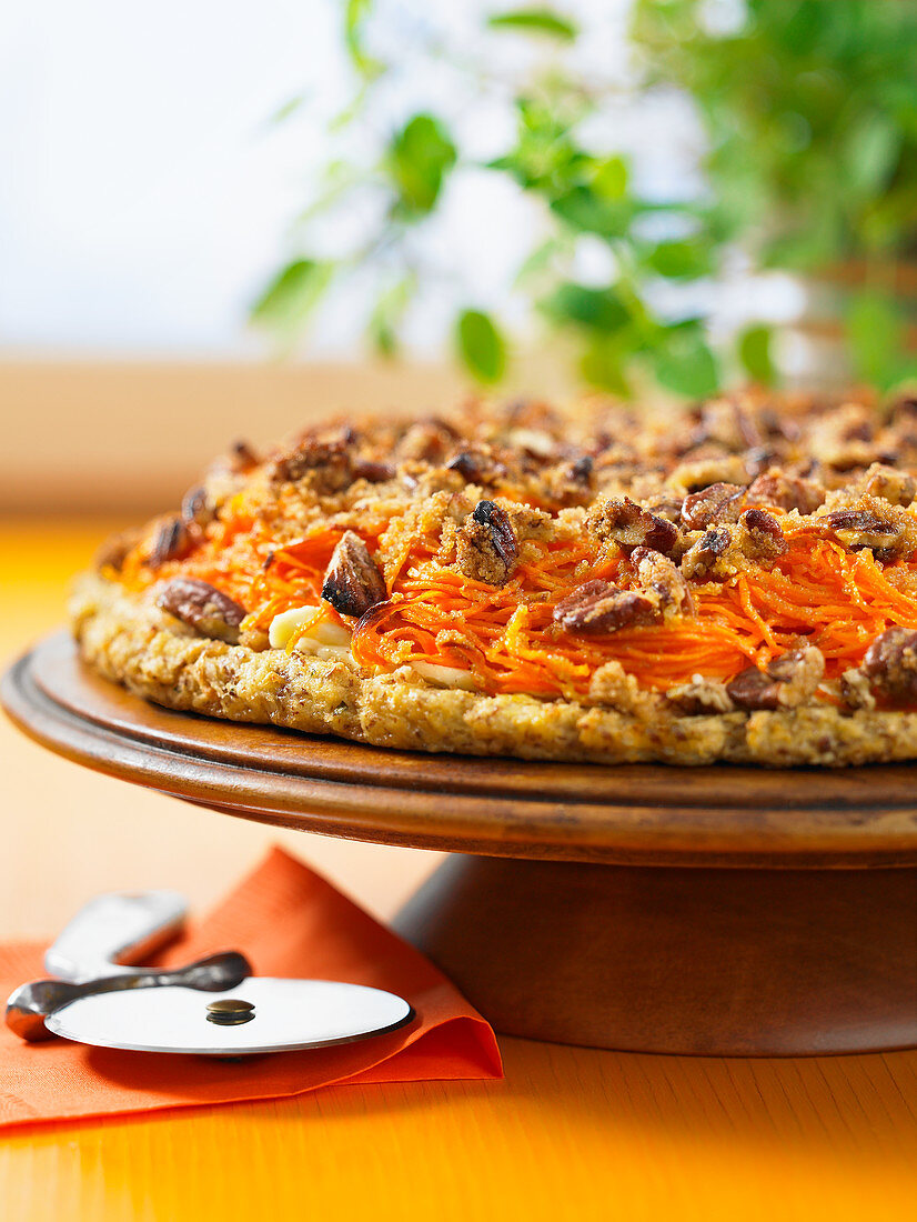 Sweet potato pizza with spiralized vegetables