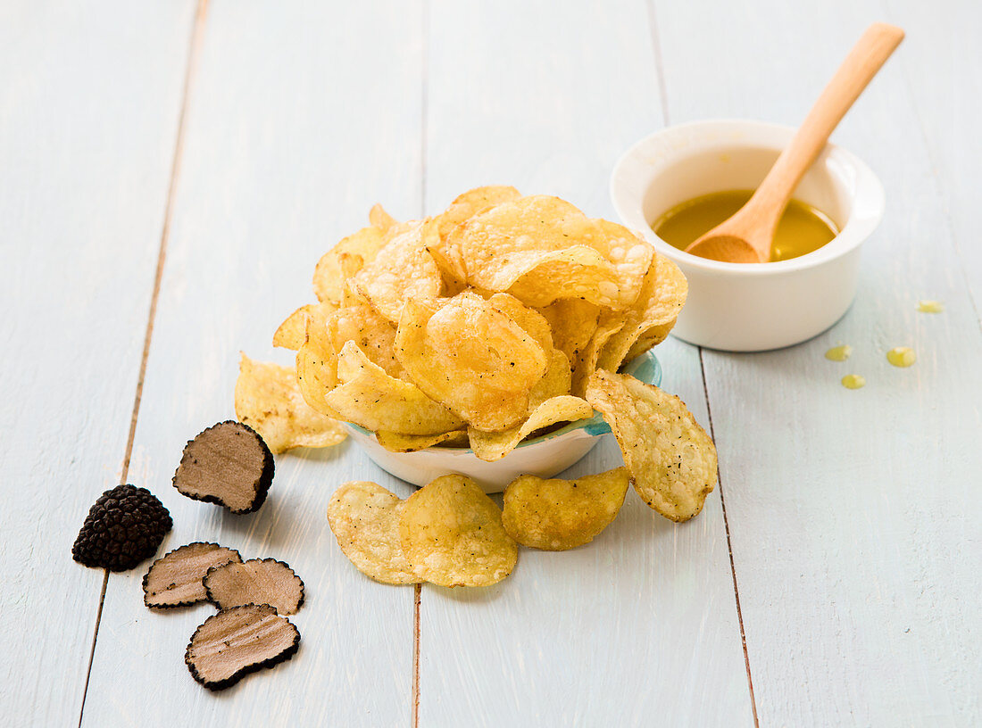 Truffle crisps with olive oil