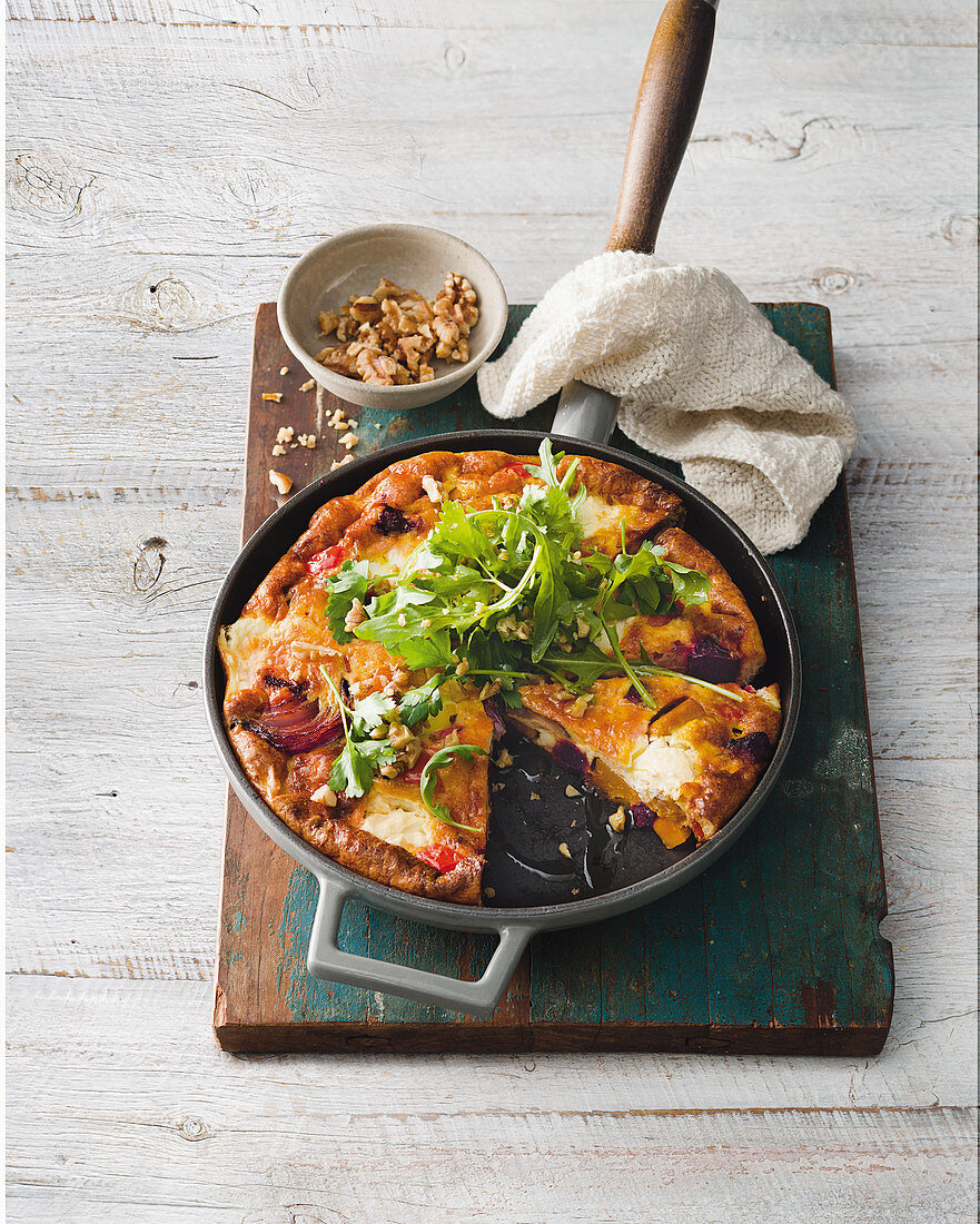 Frittata mit Roter Bete, Kürbis und Walnüssen