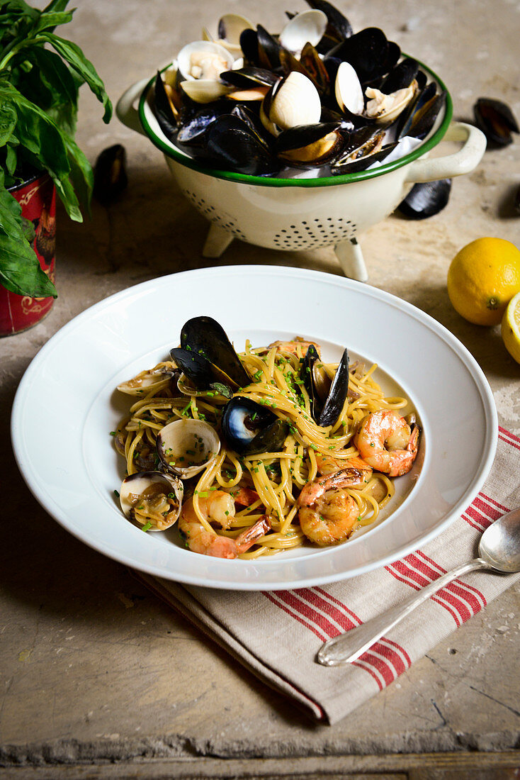 Spaghettis with seafood