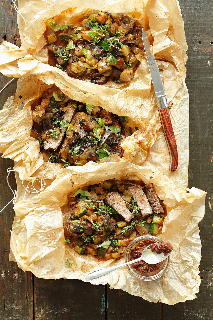 Roastbeef baked in parchment with caponata