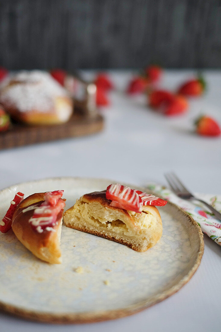 Quark pastries with strawberries