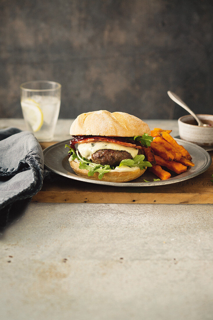 Spiced lamb burgers with blue cheese and bacon