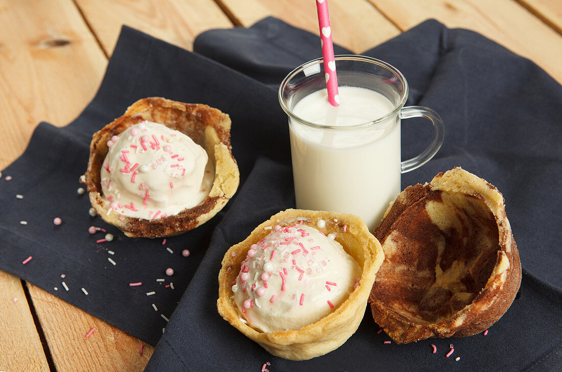 Ice cream in homemade cookie cups