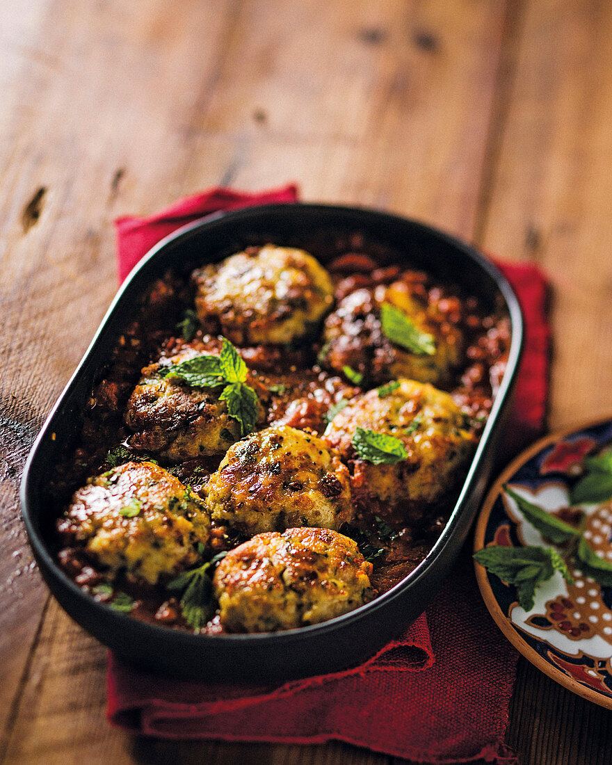 Spicy fishcakes in tomato sauce