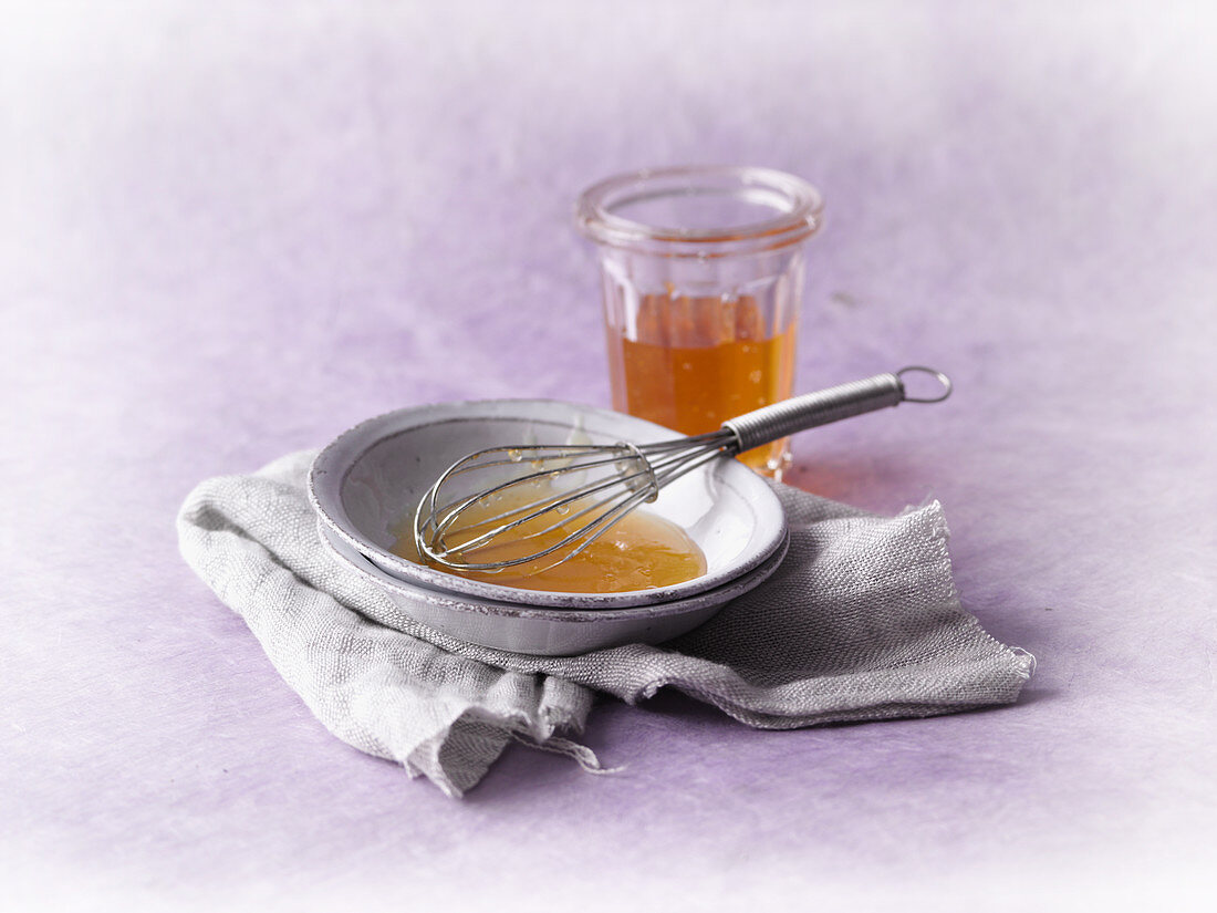 A honey mask with almond oil