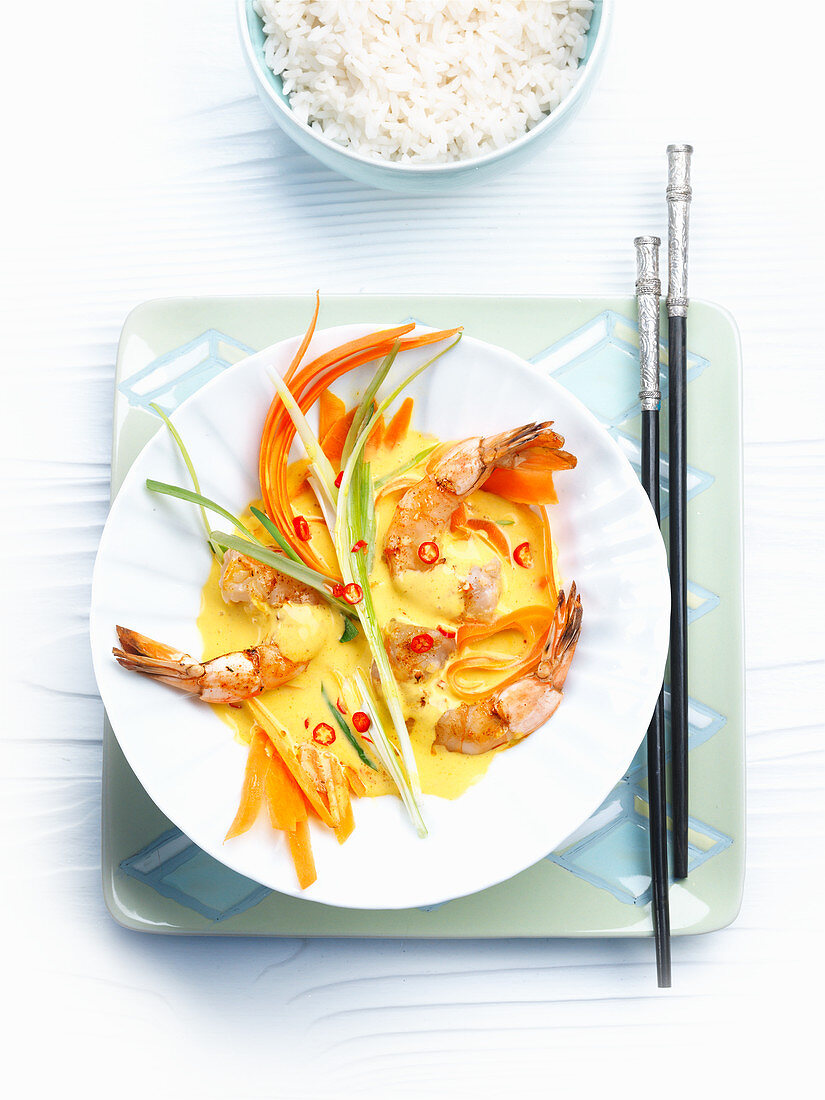 Curried prawns with rice