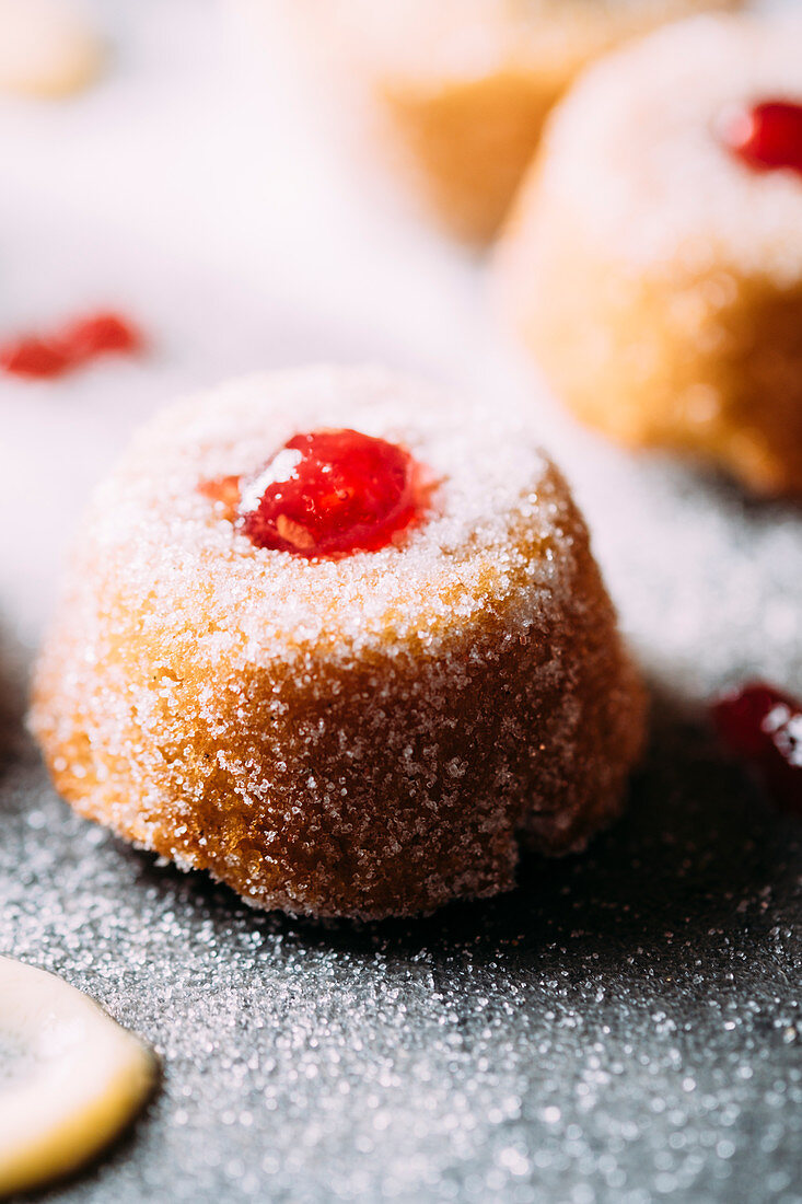 Mini-Donut-Muffins mit Marmelade