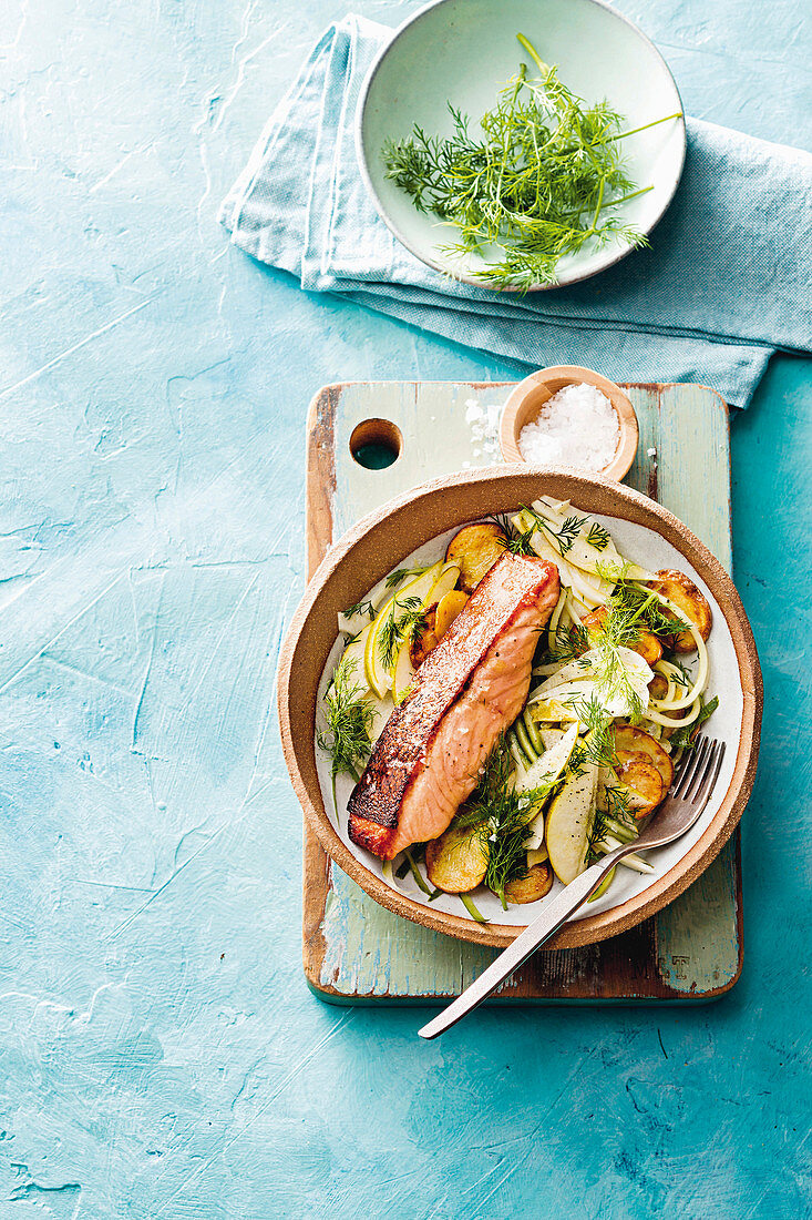 Crispy salmon with fennel, pear and cucumber salad