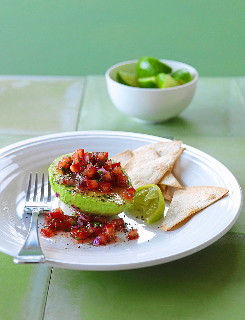 Avocado mit Tomatensalsa